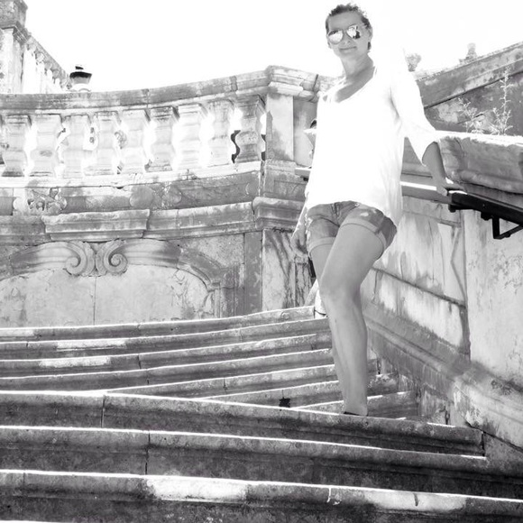 Meet your Posher, Sandra - Picture 1 of 1